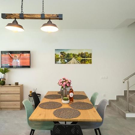 Zsendulo Apartman Lägenhet Eger Exteriör bild