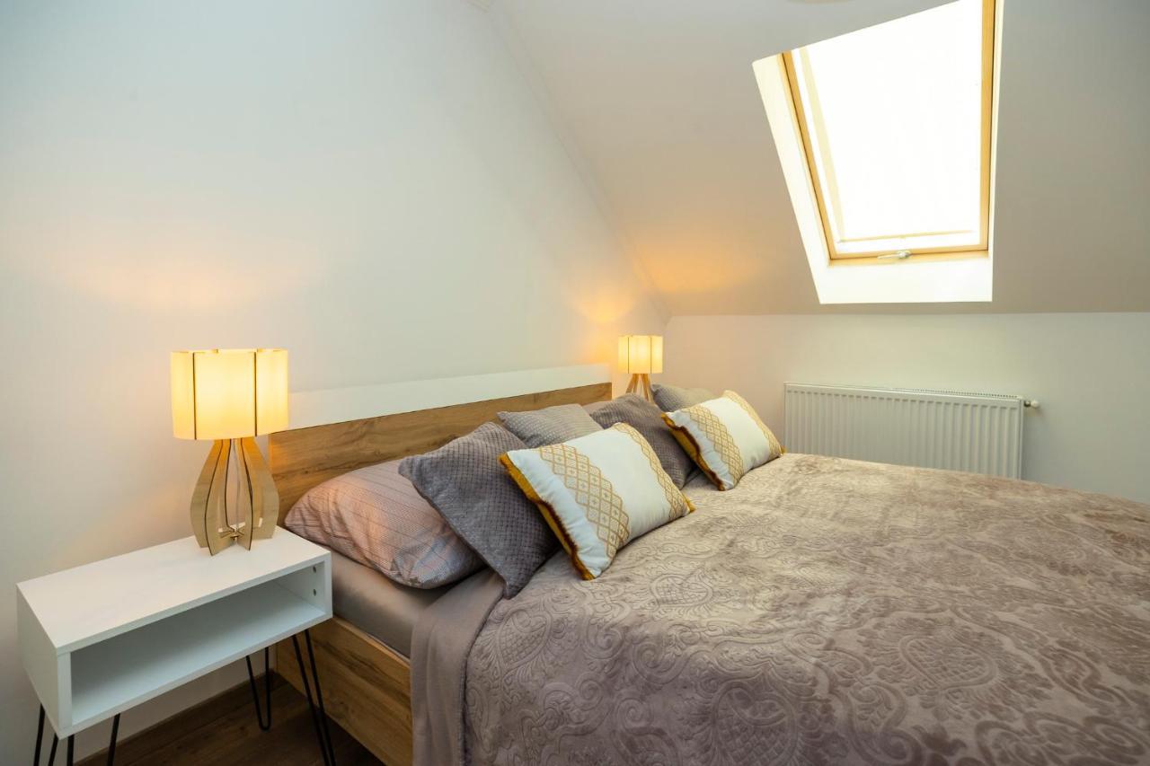 Zsendulo Apartman Lägenhet Eger Exteriör bild